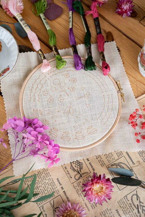 Kit de broderie "L'apprenti fleuriste" - Tome 2 – Image 7