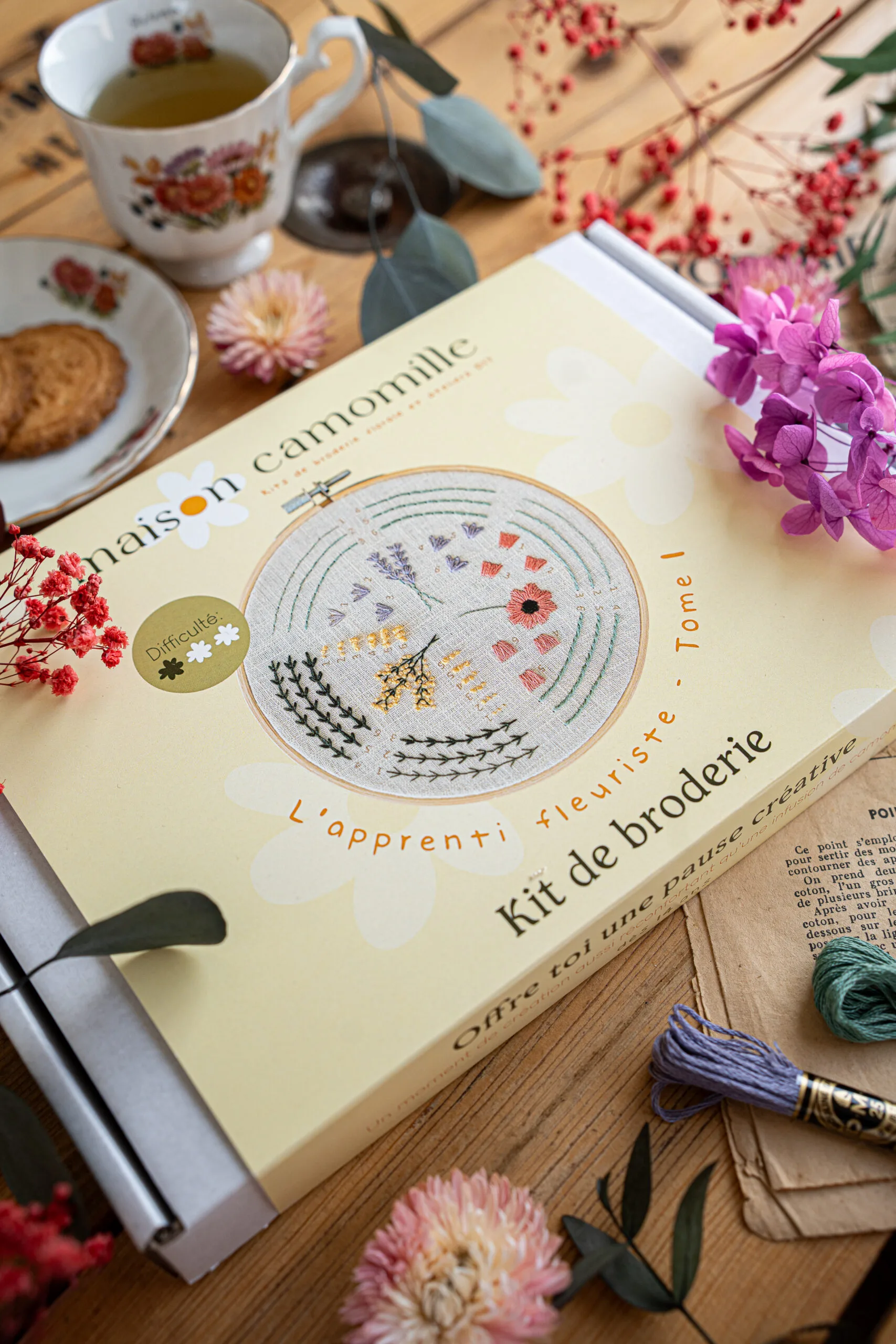 Kit broderie fleurs "L'apprenti fleuriste" - Tome 1 – Image 2