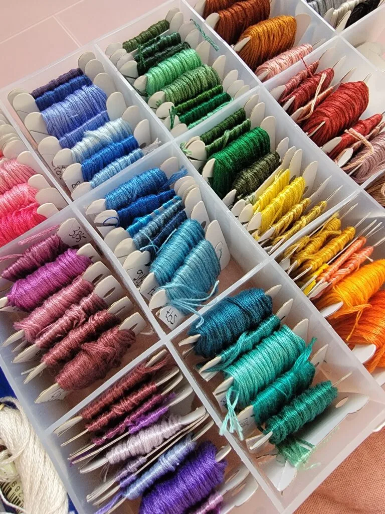 boite de rangement de fils de coton mouliné DMC