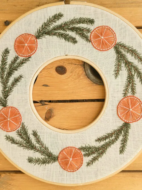 Kit Broderie Noël : Couronne de sapin et d'oranges
