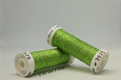 Fil métallisé pour la broderie